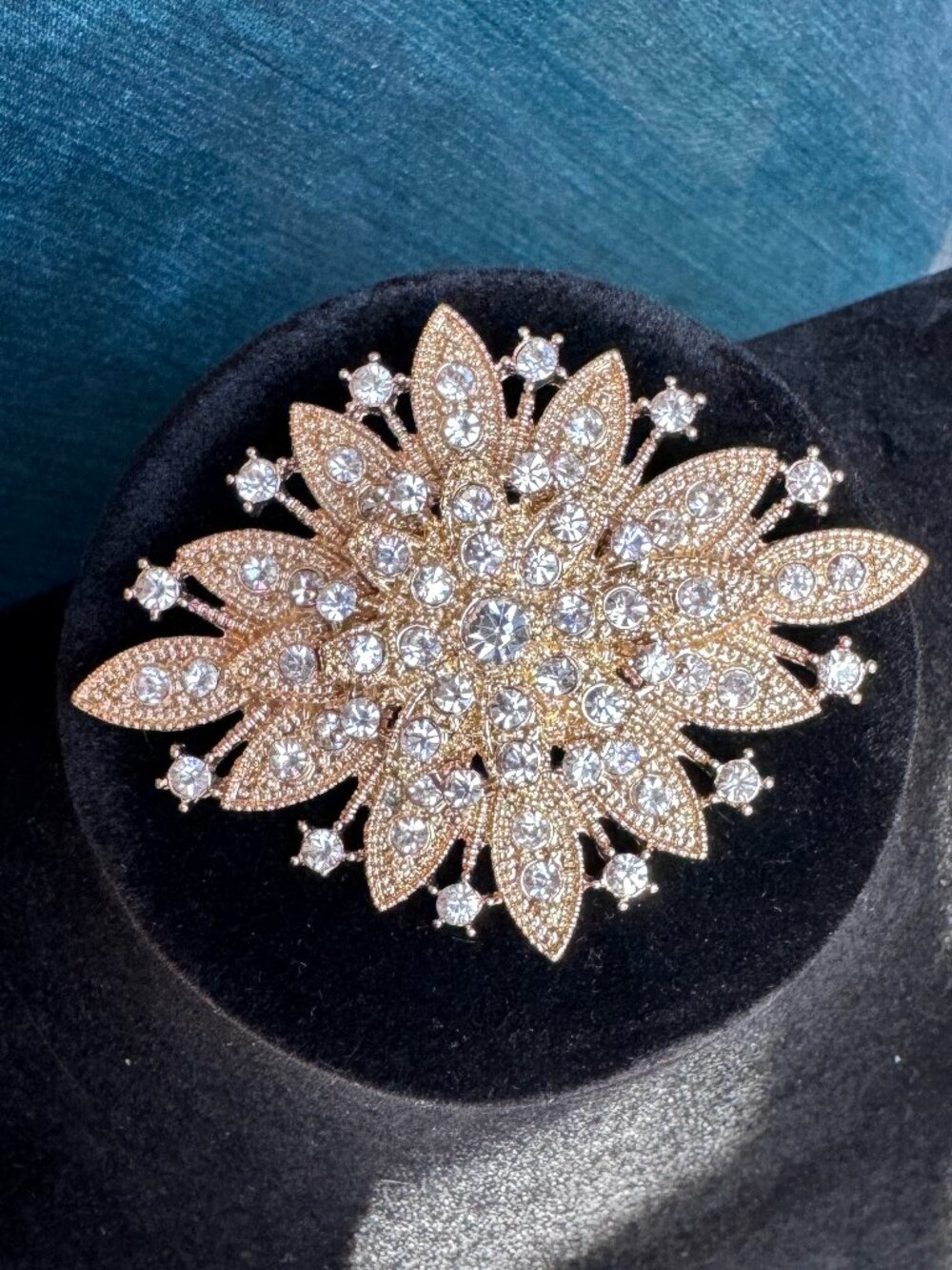 RJ Graziano Vintage Rhinestone Floral Starburst Gold Tone Brooch Pin